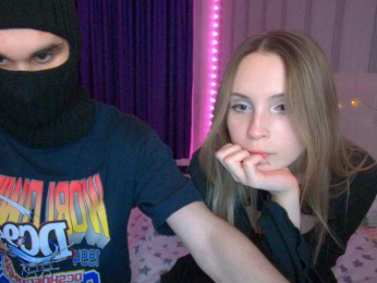 hollyJoys bongacams stream image