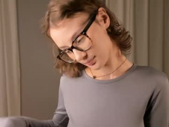 moirebaggs chaturbate stream image