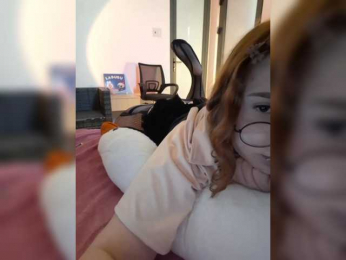 LittleDelora bongacams stream image