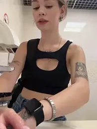 Street_young stripchat stream image