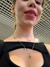 Street_young stripchat stream image