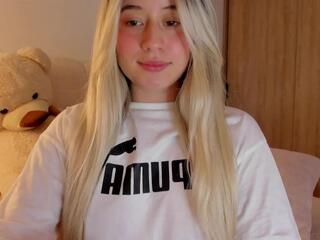 Amy Blondes flirt4free stream image