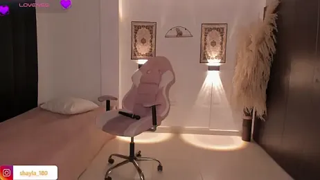 shayla_18 stripchat stream image