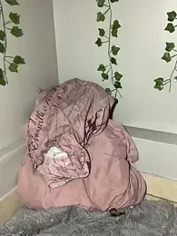 StrawberryXpeach stripchat stream image