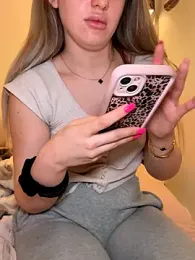 Holly-Glamour stripchat stream image