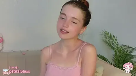 petiteluluxx stripchat stream image