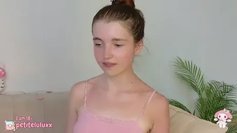 petiteluluxx stripchat stream image