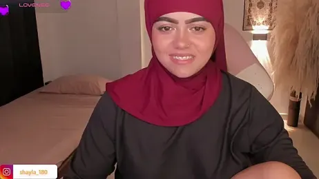 shayla_18 stripchat stream image