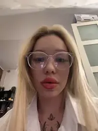 babydolll stripchat stream image