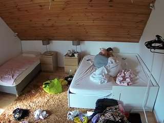 voyeurcam-julmodels-whitebed-2 camsoda stream image