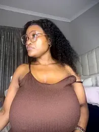 Bustygoddess32 stripchat stream image