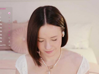 MissEssie bongacams stream image