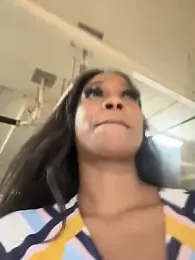 mismialove stripchat stream image