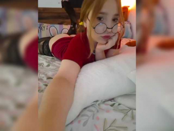 LittleDelora bongacams stream image