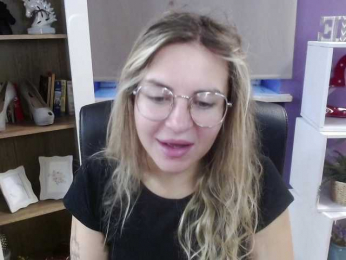 Soft-Zoey bongacams stream image