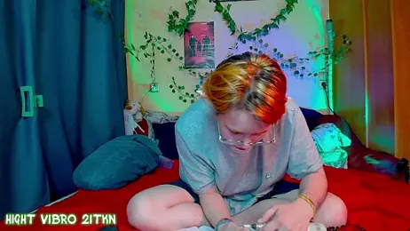 TrickyKitsune stripchat stream image