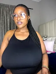 Bustygoddess32 stripchat stream image