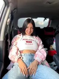 JulliaVegas stripchat stream image