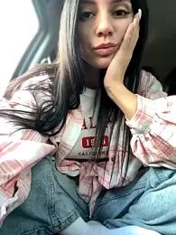 JulliaVegas stripchat stream image