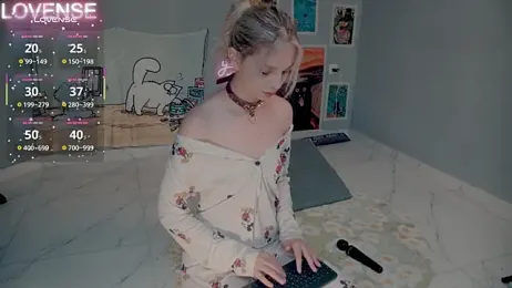 Careful_i_bite stripchat stream image