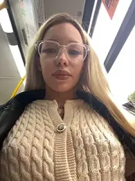 babydolll stripchat stream image