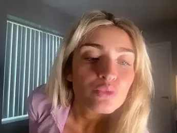 meggsworld stripchat stream image