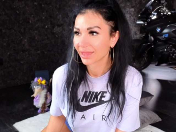 -BABAYAGA- bongacams stream image