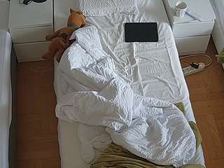 voyeurcam-julmodels-bed-7 camsoda stream image