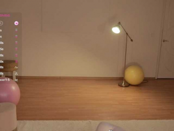 MissEssie bongacams stream image