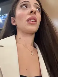 Yesmoree stripchat stream image