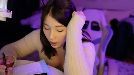 Traharaa stripchat stream image, 21.09.2025 17:20