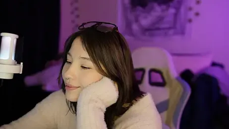 Traharaa stripchat stream image, 21.09.2025 17:20