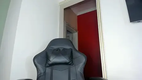 taeni_lara stripchat stream image