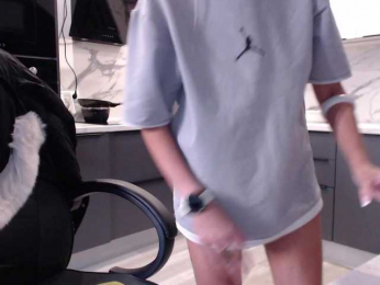 blondalina bongacams stream image