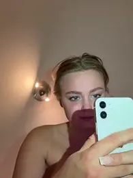 CherryEmmy stripchat stream image