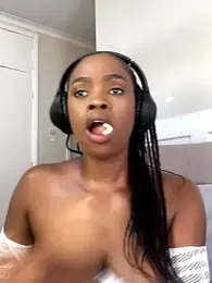 LuciousLips96 stripchat stream image