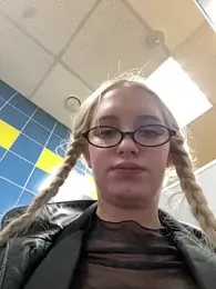 Milkyy_wway stripchat stream image