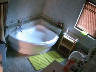 voyeurcam-julmodels-bath-1st-2 camsoda stream image