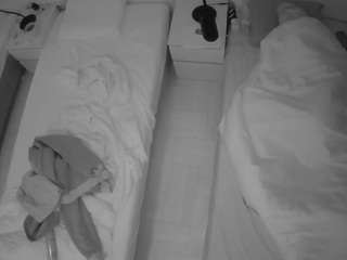 voyeurcam-julmodels-bed-5 camsoda stream image