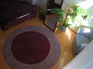 voyeurcam-julmodels-whitebed-5 camsoda stream image