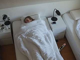 voyeurcam-julmodels-bed-7 camsoda stream image