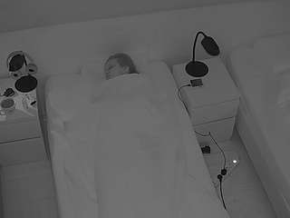 voyeurcam-julmodels-bed-7 camsoda stream image