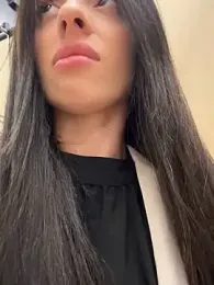 Yesmoree stripchat stream image