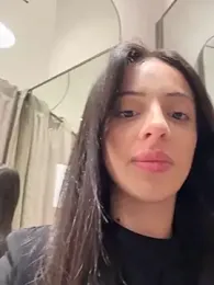 Yesmoree stripchat stream image