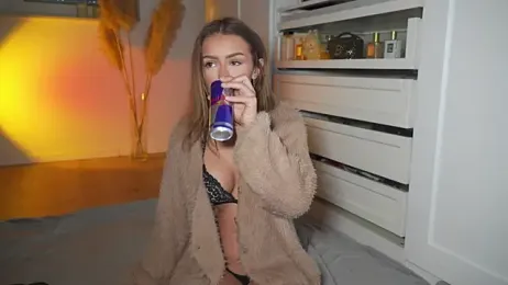 HotBella- stripchat stream image