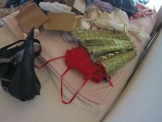 voyeurcam-julmodels-whitebed-1 camsoda stream image