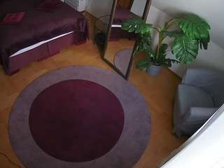 voyeurcam-julmodels-whitebed-5 camsoda stream image