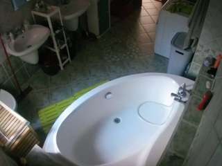 voyeurcam-julmodels-bath-1st-1 camsoda stream image