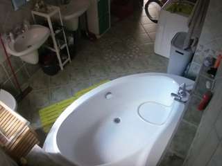 voyeurcam-julmodels-bath-1st-1 camsoda stream image