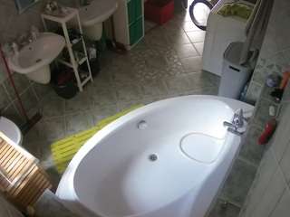 voyeurcam-julmodels-bath-1st-1 camsoda stream image